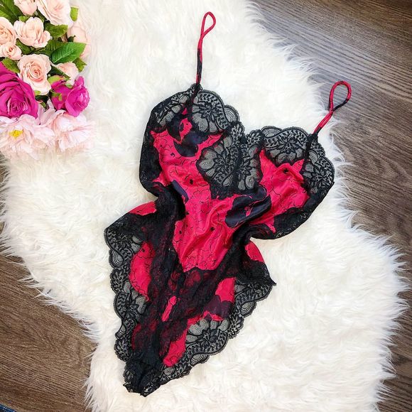 Oscar de la Renta Other - OSCAR DE LA RENTA LACE TEDDIE BODYSUIT NWOT